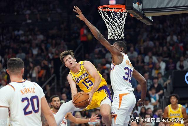 库里16分布朗尼5中1 勇士大胜湖人季前赛5连胜